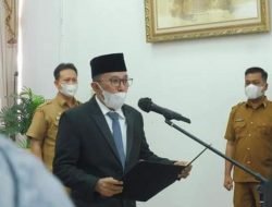 Lantik Pejabat Dukcapil, Eka Putra Minta Layani Masyarakat Dengan Ramah