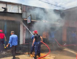 Pasar Taram Terbakar, Damkar Payakumbuh Kerahkan Unit Pemadam