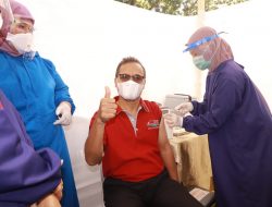 Perumda Air Minum Tirta Sago Adakan Vaksin Masyarakat Antusias