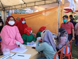 Meski Tertunda Sehari, Pedagang Pasar Ibuh Tetap Semangat Untuk Ikut Vaksinasi Kamis Depan