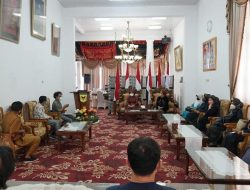 Ny Lise Eka Putra Sambut Sutradara Laskar Pelangi Di Indojolito