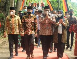 Wakil Bupati Tanah Datar Membuka Secara Resmi Festival di Ngalau Nagari Pangian
