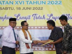 Hadiri Pelepasan Siswa SMP N 5 Batusangkar, Ini Pesan Bupati Eka Putra 