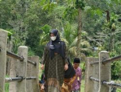 Hari Kedua, GOW Tanah Datar Kunjungi Jorong Mawar I Untuk Bagikan Paket Lebaran