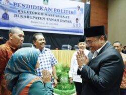 PENDIDIKAN POLITIK PERANNYA SANGAT BESARWabup Richi : Hilangkan Image Politik Itu Kejam