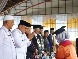 Hadiri Wisuda Perdana STES Manna Wa Salwa Tanah Datar, Wabup Bangga dan Senang