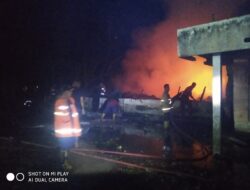Damkar Payakumbuh Berjibaku Dengan Si Jago Merah Jelang Ramadhan, Kebakaran Terjadi Di Kuburan Cino dan Rumah Yulinar