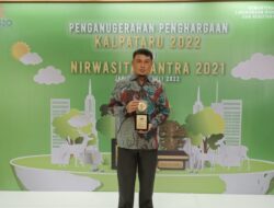 Ketua DPRD Kota Payakumbuh Raih Anugerah Green Leadership “Nirwasita Tantra” tahun 2021