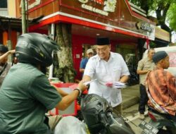 RICHI APRIAN : MENGIBARKAN BENDERA MENGINGATKAN SEJARAH PERJUANGAN KEMERDEKAAN INDONESIA
