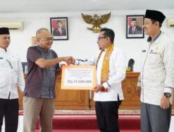 Bupati Eka Putra Berikan Bantuan, 11 Kelompok P2L Tanah Datar Terima Manfaat