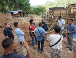 JEMBATAN TAPIAN KELAMBU KEMBALI DIBANGUN.                  Bupati Eka Putra : Ini Sangat Vital Bagi Masyarakat