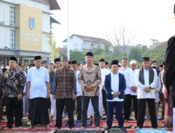 Orang Koto Nan Gadang Jadi Khatib Sholat ID di Halaman Balai Kota