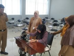 Dukung Ciptakan 100 Ribu Enterprenuer, Disnakerperin Gelar Seleksi Bagi Peserta Pelatihan Menjahit