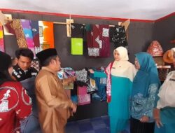 DINILAI TIM KABUPATEN, UP2K SARIAK SARUMPUN TAMPILKAN BATIK BATU TABA