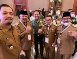 PRESIDEN RI JOKO WIDODO BERI ARAHANBUPATI EKA PUTRA : TANAH DATAR ADA DI ZONA HIJAU