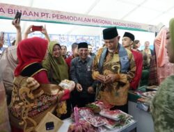 Ketua Dekranasda Ny.Lise Eka Putra: Gubernur Sebut Produk UMKM Dan Pertanian Tanah Datar Layak Masuk Pasar Internasional