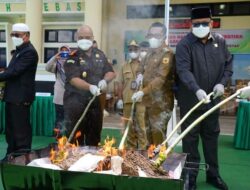 Musnahkan BB, Bupati Eka Putra Harap Narkoba Musnah Di Tanah Datar