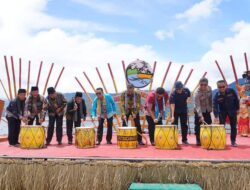 BUKA GALUNDI SINGKARAK FESTIVAL, BUPATI DAN WABUP PAKAI SETELAN BATIK ASLI BATU TABA