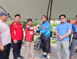 PJ Walikota Serahkan Bantuan Busur Panah