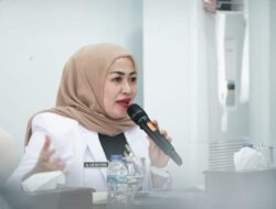 DUKUNG PEMERINTAH DAN PERKUAT KIPRAH PMI, NY. LISE EKA PUTRA PIMPIN RAPAT PLENO
