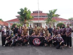 Lepas Atlet Pencak Silat, Bupati Eka Berpesan Atlet Harus Jaga Kesehatan untuk Tampil Maksimal