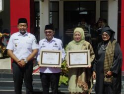 Sukses Gelar Kongres Bundo Kanduang se Dunia di Tanah Datar, Bupati dan Ketua TP PKK Menerima Penghargaan