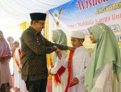 Hadiri Wisuda Tahfizh SDIT Masjid Raya Lantai Batu, Bupati Eka Putra : Bukti Nyata Dukungan Terhadap Progul Tanah Datar