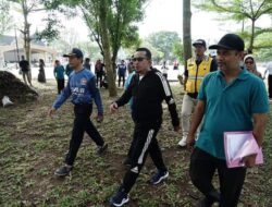 JELANG DIBUKA UNTUK UMUM, ASN GORO BERSAMA BERSIHKAN LAPANGAN CINDUA MATO