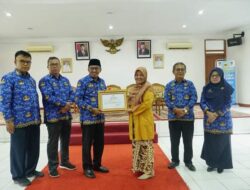 111 ASN PURNA TUGAS TERIMA PENGHARGAAN