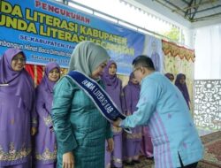 TUMBUHKAN MINAT BACA MASYARAKAT, BUPATI EKA PUTRA KUKUHKAN BUNDA LITERASI