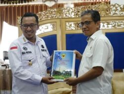 BPK PERDANA TERIMA LKPD DILUAR KANTOR Kabupaten Tanah Datar Kembali Entitas Pertama Menyerahkan LKPD Tahun 2022 ke BPK