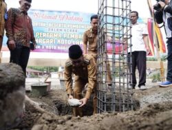 PEMBANGUNAN BALAI ADAT NAGARI KOTO LAWEH DIMULAI, BUPATI EKA PUTRA LETAKKAN BATU PERTAMA