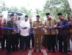 RESMIKAN KANTOR PT. AET INTERNASIONAL, BUPATI EKA PUTRA TERIMA PENGHARGAAN