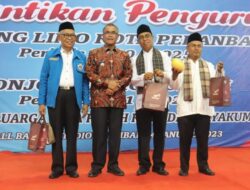 Hadiri Pelantikan Pengurus Gonjong Limo Kota Pekanbaru, Rida Ananda Serahkan Golden Melon Dan Rendang