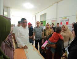 Serahkan Bantuan, Pj. Walikota Payakumbuh : Pemko Payakumbuh Prioritaskan Penanganan Stunting