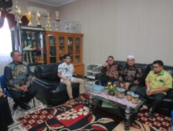 Program Bantuan Beasiswa Cerdas Berkarakter, Empat Orang Pelajar terima Bantuan Dari Dinas Pendidikan dan Baznas Kota Payakumbuh.