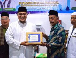 Tim II Safari Ramadan Kunjungi Masjid Baitul Makmur, Wabup Richi Aprian Sampaikan Harapannya kepada Masyarakat