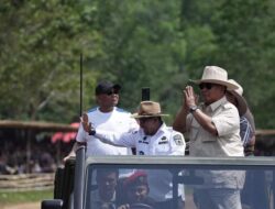 LUAR BIASA, USAI BUKA ALEK PACU KUDA MENHAN PRABOWO DIDAMPINGI BUPATI EKA PUTRA LAKUKAN PARADE SAPA PENONTON