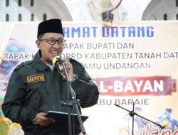 PERTUNJUKAN SELAWAT DULANG MENGGEMA DI MASJID AL BAYAN              Bupati Eka Putra : Selawat Dulang Harus Terus Dilestarikan