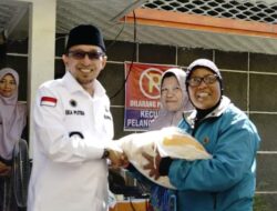 Jelang Idul Fitri 1444 H 26.000 Masyarakat DTKS Tanah Datar Terima Bantuan Beras, Bupati Eka Putra Serahkan Secara Simbolis