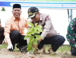 Bupati Eka Putra Buka Secara Resmi Karya Bakti TNI dan Penanaman 100 Pohon Serentak Di Kabupaten Tanah Datar