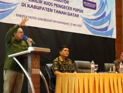 Buka Sosialisasi Distribusi Pupuk Bersubsidi, Bupati Eka Putra : Distributor dan Pemilik Kios Selalu Hati-hati Dengan Pupuk Ilegal