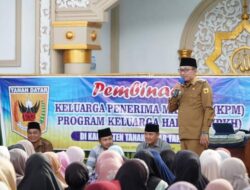 Bina PKH Nagari Batu Bulek, Bupati Eka Putra Ingatkan Masyarakat Agar Tidak Terjerat Rentenir