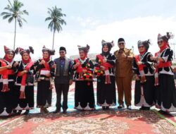 Bupati Eka Putra Resmi Buka Event Termahal Di Tanah Datar, Pesona 1000 Baju Milik Nagari Padang Magek