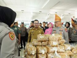 Peringati HUT Bhayangkara Ke 77, Bupati Eka Putra Resmi Buka Festival dan Bazar UMKM