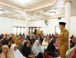 Berikan Arahan Kepada KPM PKH, Bupati Eka Putra : Tidak Ada Alasan Untuk Tidak Melanjutkan Pendidikan
