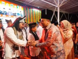 Wabup Richi Aprian Didampingi Isteri Hadiri Pelantikan Pengurus IKSB Kota Batam