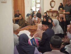 Kehilangan Salah Seorang Pegawai Terbaik, Bupati Eka Putra Sampaikan Duka Yang Mendalam