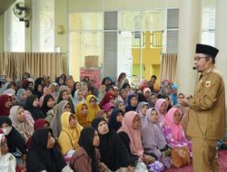 Bupati Eka Putra Hadiri Pembinaan PKM – PKH Masyarakat Kecamatan X Koto