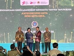 Ketua DPRD Payakumbuh Terima Anugrah Green Leadership Dari Kemen LHK RI